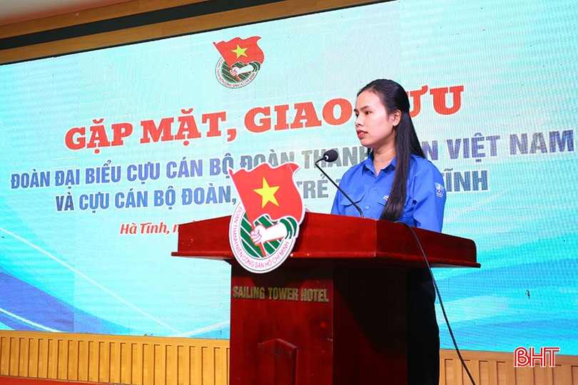 Bí thư Tỉnh đoàn Hà Tĩnh Nguyễn Ny Hương phát biểu tại buổi gặp mặt. aimg-2926-1264.jpg