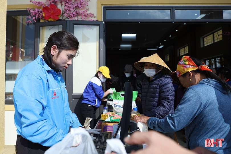 “Siêu thị nhân ái” là một trong những chương trình an sinh xã hội được Co.opMart Hà Tĩnh duy trì thực hiện trong nhiều năm qua, thể hiện tinh thần trách nhiệm của doanh nghiệp đối với cộng đồng.