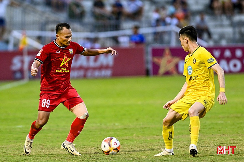 Hồng Lĩnh Hà Tĩnh làm khách Đông Á Thanh Hóa vào 18h ngày 18/1 trong khuôn khổ vòng 10 V.League 2024/2025. bqbht_br_adsc-5664.jpg