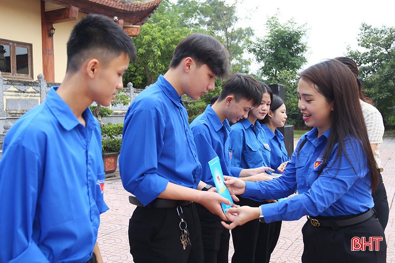 Đón nhận thẻ đoàn, các đoàn viên mới rất vinh dự, tự hào khi được kết nạp vào hàng ngũ của Đoàn TNCS Hồ Chí Minh. Đồng thời, thể hiện tinh thần quyết tâm tiếp tục noi gương anh hùng Lý Tự Trọng, phát huy sức trẻ, nhiệt huyết, nỗ lực, cố gắng trong học tập và rèn luyện, tích cực tham gia các hoạt động, góp phần đưa phong trào thanh niên Hà Tĩnh ngày càng phát triển.