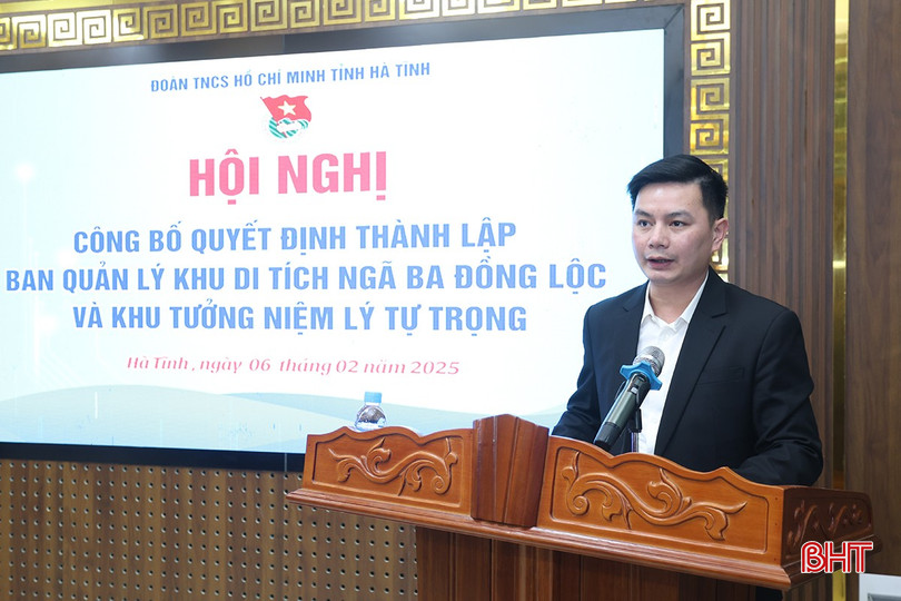 Giám đốc Ban Quản lý Khu di tích Ngã ba Đồng Lộc và Khu tưởng niệm Lý Tự Trọng Đặng Quốc Vũ phát biểu tại hội nghị. bqbht_br_aimg-3330.jpg