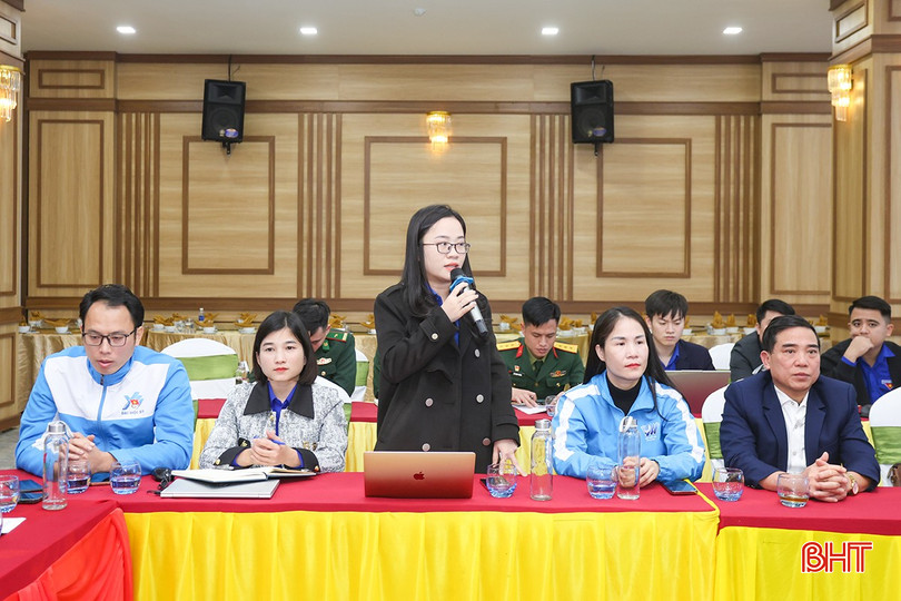 Bí thư Huyện đoàn Kỳ Anh Mai Huyền Trang đóng góp ý kiến vào các nhiệm vụ trọng tâm thời gian tới. bqbht_br_aimg-4075.jpg