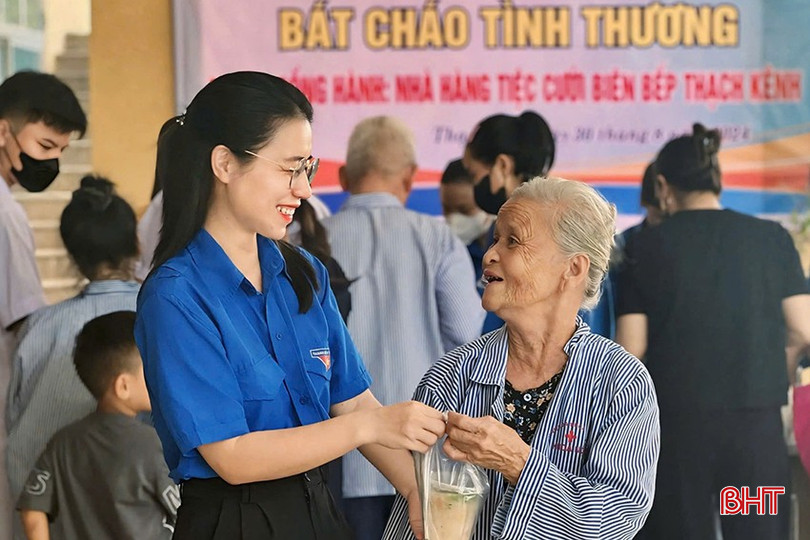 Thanh niên Thạch Hà tổ chức chương trình an sinh xã hội tại Trung tâm Y tế huyện Thạch Hà. 457107898_8143366019103935_9137428237701752384_n.jpg