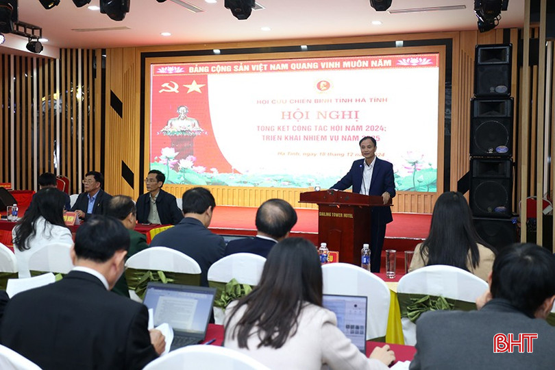 Chủ tịch Hội CCB huyện Cẩm Xuyên Đặng Xuân Huấn phát biểu tại hội nghị. bqbht_br_aimg-8339.jpg