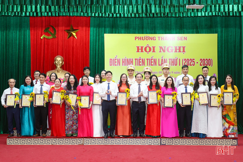 Vinh danh điển hình tiên tiến trong phong trào thi đua yêu nước giai đoạn 2020 - 2025. bqbht_br_aimg-1419.jpg