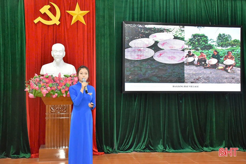 Thí sinh tham gia phần thi hùng biện và vấn đáp. a3.jpg