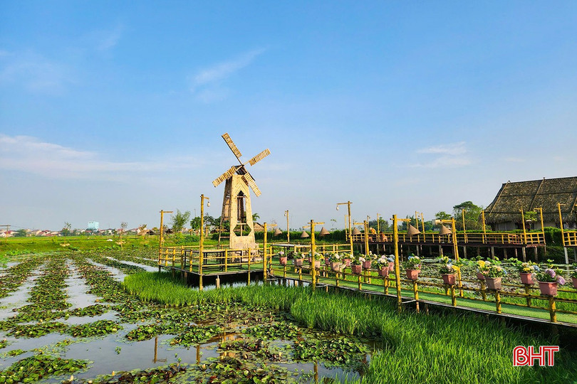 Những điểm check-in được xây dựng mới tại Thôn Trang Liên Nhật sẵn sàng đón khách. bqbht_br_ae73890c043edf0b3a9fc10.jpg