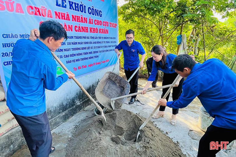 ĐVTN TP Hà Tĩnh hỗ trợ sửa chữa nhà nhân ái cho cựu TNXP có hoàn cảnh khó khăn trên địa bàn. a1.jpg