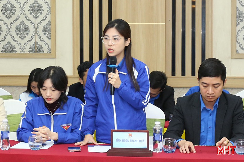 Đại diện Tỉnh đoàn Thanh Hóa trao đổi một số khó khăn trong quá trình triển khai nhiệm vụ. bqbht_br_aimg-8207.jpg