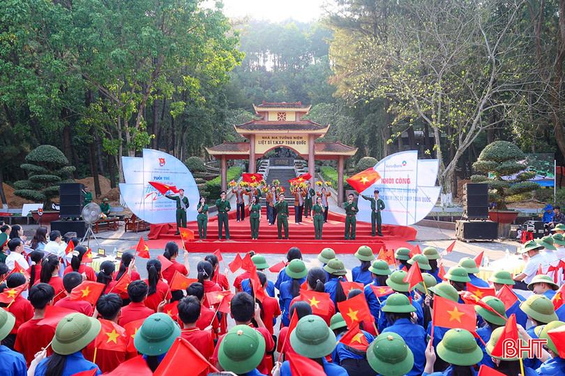 Tỉnh đoàn tổ chức chương trình "Tuổi trẻ Hà Tĩnh viết tiếp câu chuyện hòa bình chào mừng Kỷ niệm 50 năm Ngày Giải phóng miền Nam, thống nhất đất nước". Tỉnh đoàn tổ chức chương trình "Tuổi trẻ Hà Tĩnh viết tiếp câu chuyện hòa bình chào mừng Kỷ niệm 50 năm Ngày Giải phóng miền Nam, thống nhất đất nước".