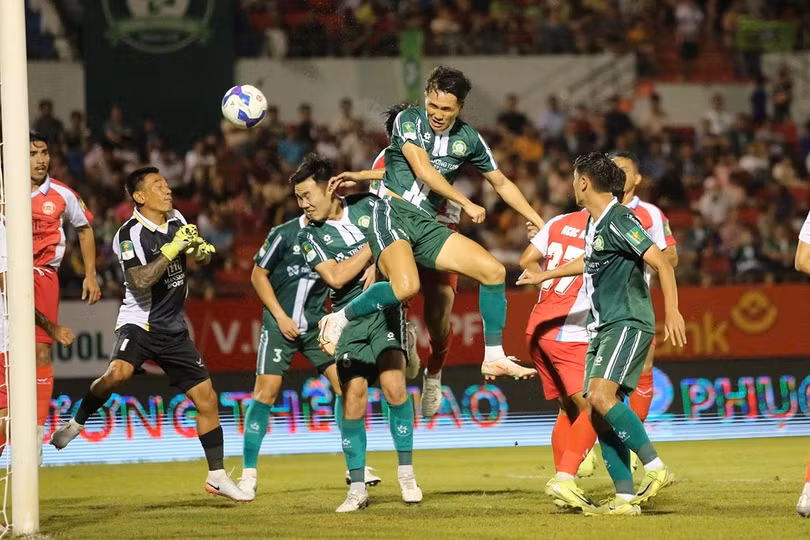 Trường Tươi Đồng Nai đang nắm giữ ngôi đầu bảng Giải hạng Nhất với 7 trận bất bại. Ảnh: VPF.