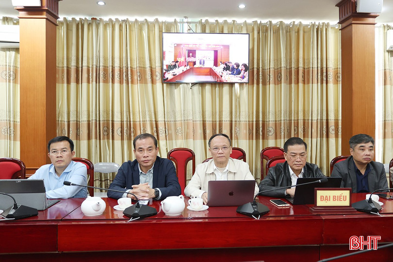 Đại biểu Hà Tĩnh theo dõi hội thảo. bqbht_br_aimg-4108.jpg