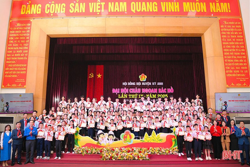 Hội đồng Đội huyện Kỳ Anh tuyên dương 119 Cháu ngoan Bác Hồ. bqbht_br_ahka.jpg