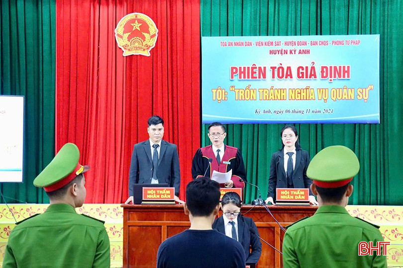 Huyện đoàn Kỳ Anh phối hợp các đơn vị: Toà án, Viện Kiểm sát, Ban Chỉ huy Quân sự, Phòng Tư Pháp huyện tổ chức Phiên toà giả định xét xử tội “trốn tránh nghĩa vụ quân sự”. bqbht_br_img-20241109-060201.jpg