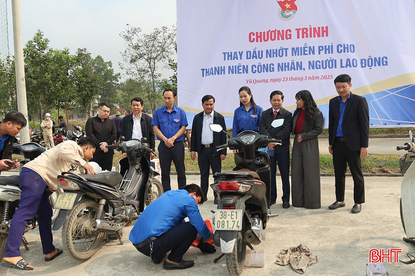 Hoạt động thay dầu nhớt xe máy miễn phí cho công nhân. bqbht_br_aimg-5998.jpg