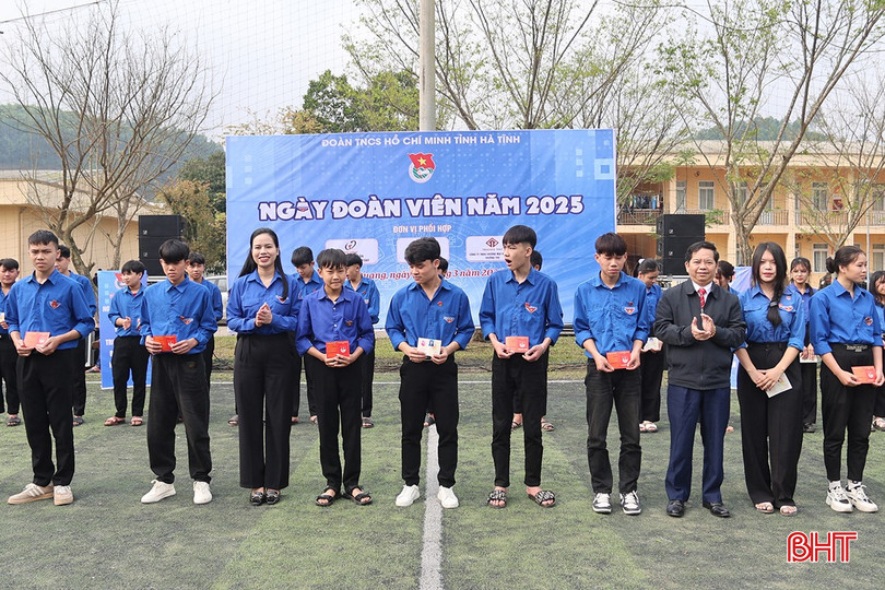 Tỉnh đoàn chỉ đạo Huyện đoàn Vũ Quang tổ chức kết nạp lớp đoàn viên mới. bqbht_br_aimg-5975.jpg