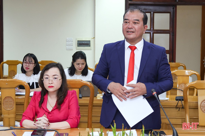Chủ tịch Hiệp hội Du lịch Hà Tĩnh Trần Quốc Lâm phát biểu tại cuộc họp. bqbht_br_aimg-7817.jpg