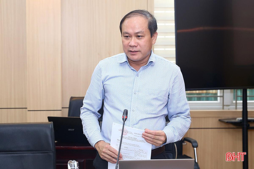 Trưởng ban Thi đua - Khen thưởng tỉnh Nguyễn Văn Hùng làm rõ một số nội dung về công tác chuyên môn tại hội nghị. aIMG_8512.jpg