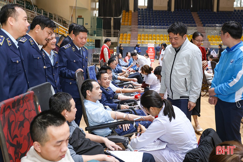 Kết thúc chương trình, Ban Tổ chức thu về hơn 500 đơn vị máu, góp phần chung tay khắc phục tình trạng thiếu máu trong chữa bệnh cứu người đặc biệt trong dịp tết Nguyên đán sắp tới.