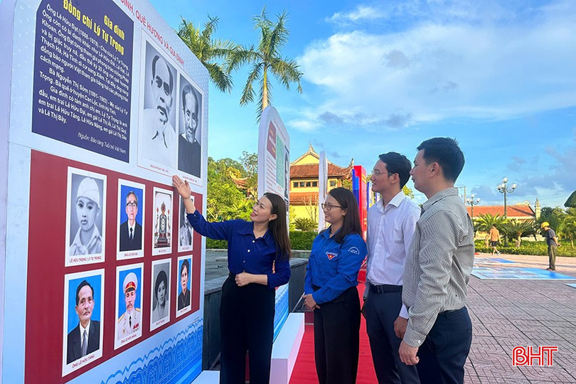 Triển lãm ảnh “Chân dung đồng chí Lý Tự Trọng qua những tư liệu lịch sử” diễn ra từ ngày 18-19/10 tại Khu tưởng niệm Lý Tự Trọng ở xã Việt Tiến (Thạch Hà). 3-7968.jpg