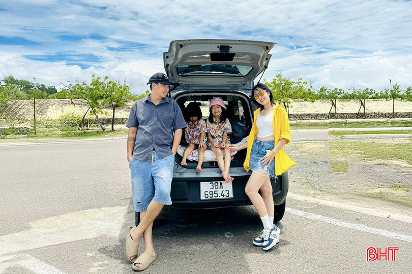 Vợ chồng anh Phan Anh, chị Đoàn Thùy Dương vừa hoàn thành hành trình xuyên Việt trên chiếc Vinfast VF3. bqbht_br_511222078-1407125783743940-5823929360498336082-n.png
