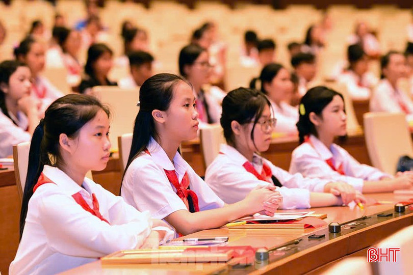 "Đại biểu" Hà Tĩnh tham gia phiên họp. z5877522607723_e6f7032d17b0d11e5ec4f4cdbe089ece.jpg