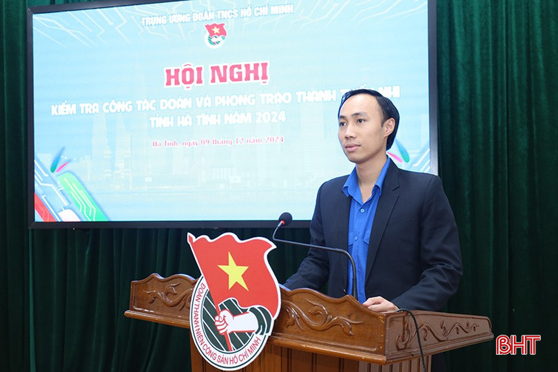Phó Bí thư Tỉnh đoàn Từ Tuấn Phương báo cáo kết quả công tác Đoàn và phong trào thanh thiếu nhi năm 2024. bqbht_br_aimg-8182.jpg