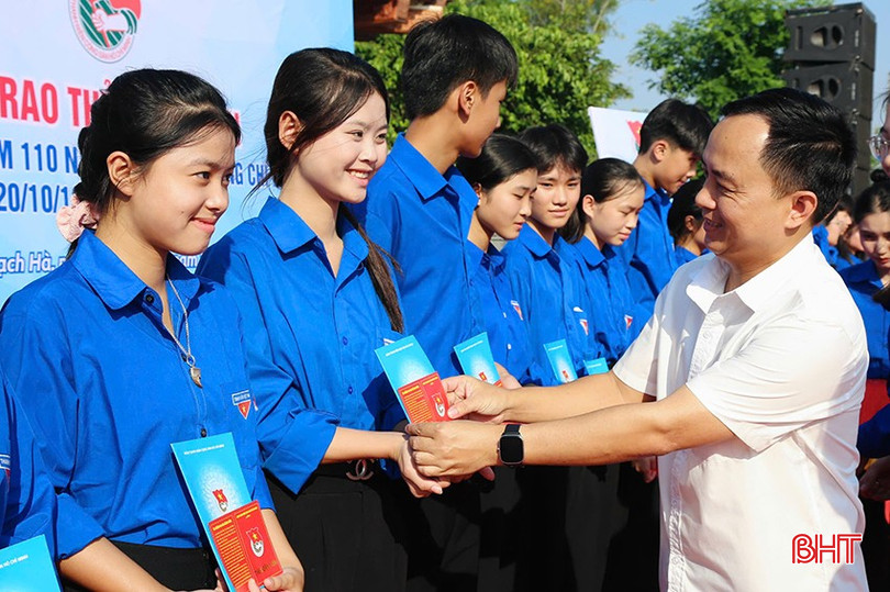 Kết nạp "Lớp đoàn viên Lý Tự Trọng" tại huyện Thạch Hà. athacchj-ha-7017.jpg