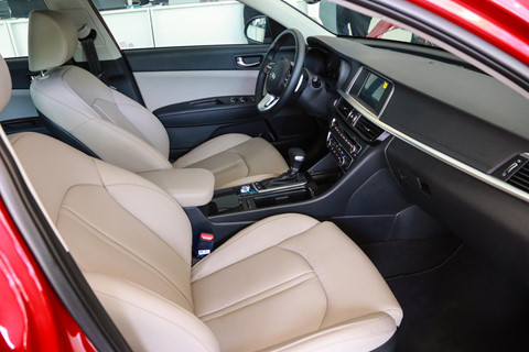 Kia Optima 2019 xuất hiện tại đại lý, bản cao cấp tăng giá 20 triệu ảnh 10 Kia Optima 2019 xuất hiện tại đại lý, bản cao cấp tăng giá 20 triệu