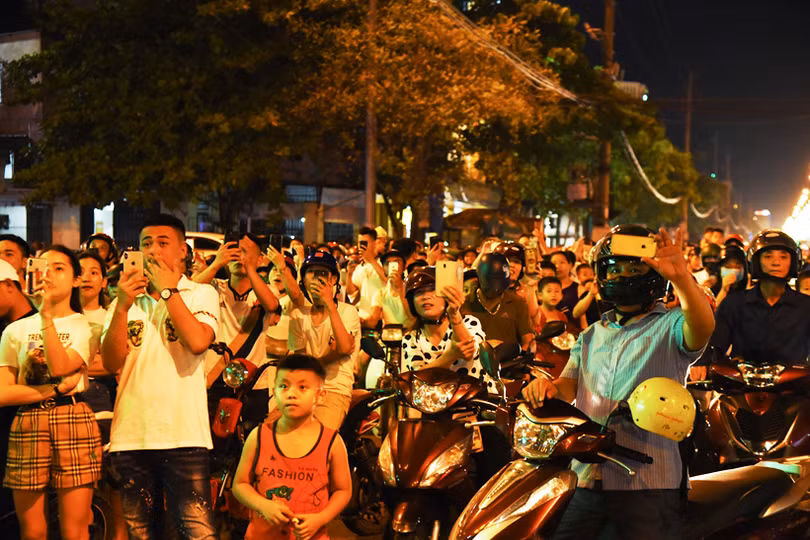 Rực rỡ màn pháo hoa mừng TP Hà Tĩnh được công nhận đô thị loại II