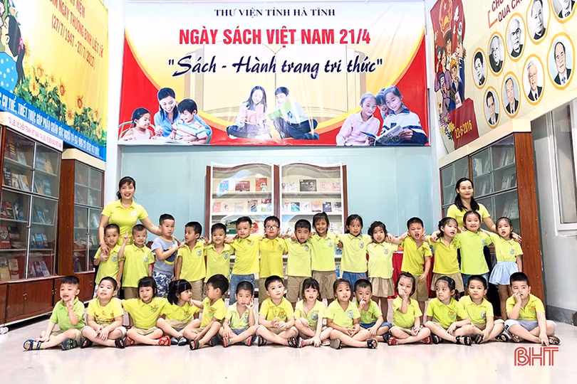 Trải nghiệm đọc sách tại Thư viện Hà Tĩnh của trẻ mầm non Trí Đức