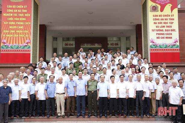 Gặp mặt lãnh đạo, chỉ huy Công an Hà Tĩnh các thời kỳ