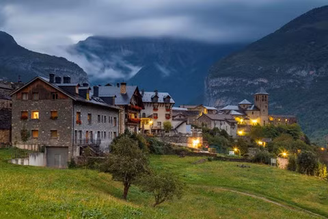 Khám phá 11 thị trấn cao nguyên đẹp nhất thế giới