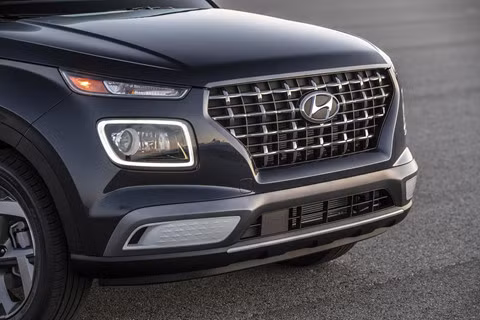 Hyundai Venue chính thức ra mắt, nhỏ hơn và rẻ hơn Kona