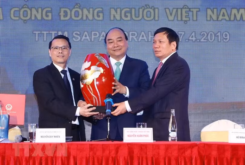 Hình ảnh Thủ tướng Nguyễn Xuân Phúc với cộng đồng người Việt ở Séc