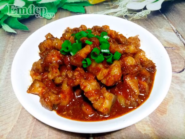 Thịt kho mắm ruốc béo ngậy, đậm đà ngon cơm vô cùng