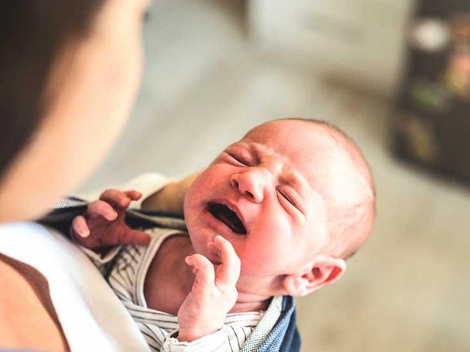 Những sai lầm của mẹ bắt nguồn từ việc thiếu kinh nghiệm đang vô tình hại con. Ảnh: Healthline. 5 thói quen của cha mẹ vô tình hại con