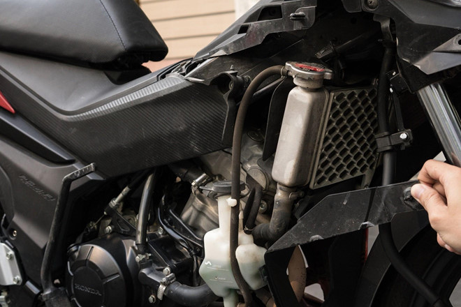 Bước vào mùa nóng, chạy xe máy cần lưu ý những gì? ảnh 2 Bước vào mùa nóng, chạy xe máy cần lưu ý những gì?