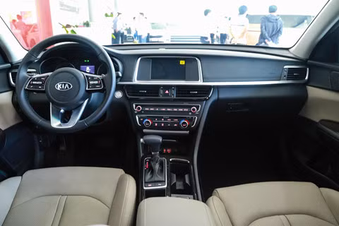 Kia Optima 2019 xuất hiện tại đại lý, bản cao cấp tăng giá 20 triệu