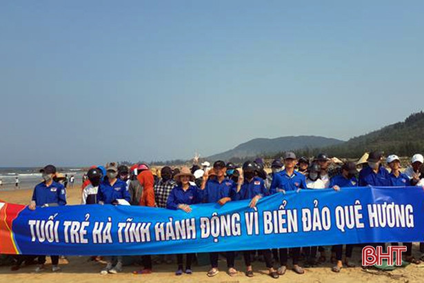 Gần 5.000 ĐVTN Hà Tĩnh hưởng ứng chiến dịch “Hãy làm sạch biển”