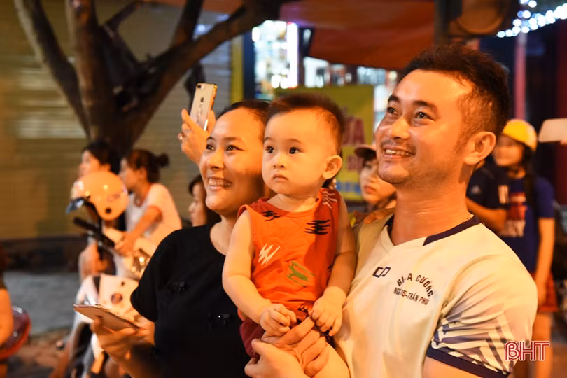 Rực rỡ màn pháo hoa mừng TP Hà Tĩnh được công nhận đô thị loại II