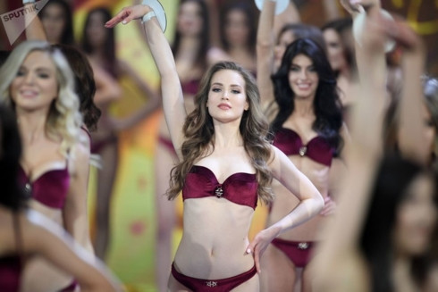 Vẻ đẹp ngọt ngào, gợi cảm của các thí sinh Hoa hậu Nga 2019