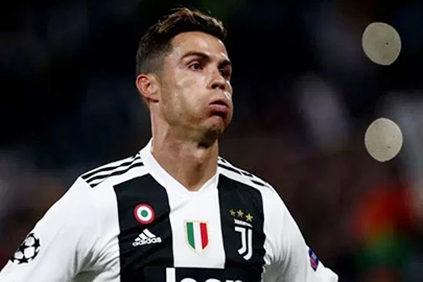 Ronaldo đòi Juve “thay máu” sau thất bại ở Champions League
