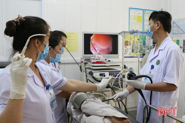 BVĐK Hà Tĩnh gắp xương gà kích thước lớn trong thực quản bệnh nhân