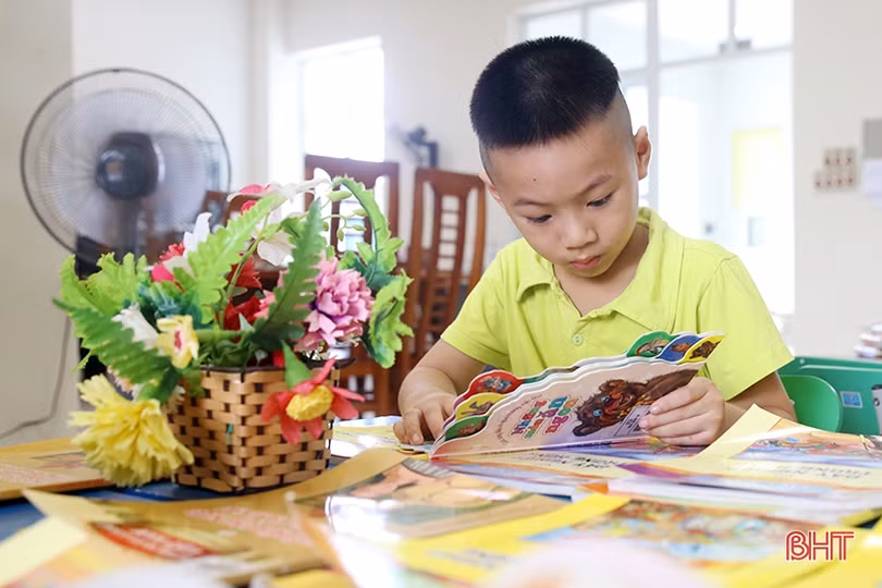 Trải nghiệm đọc sách tại Thư viện Hà Tĩnh của trẻ mầm non Trí Đức
