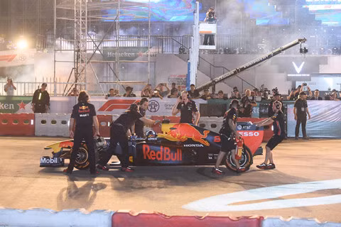 Giá vé xem đua F1 tại Việt Nam đắt hay rẻ so với thế giới?