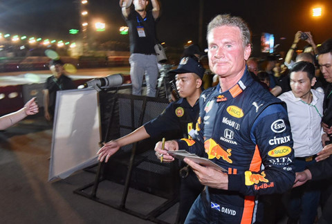 Giá vé xem đua F1 tại Việt Nam đắt hay rẻ so với thế giới?