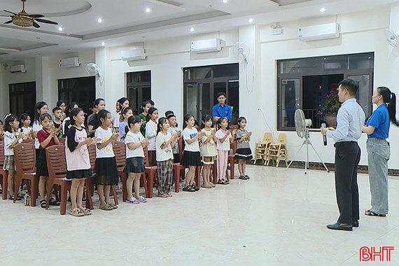 Nỗ lực trao truyền ví, giặm cho thế hệ trẻ