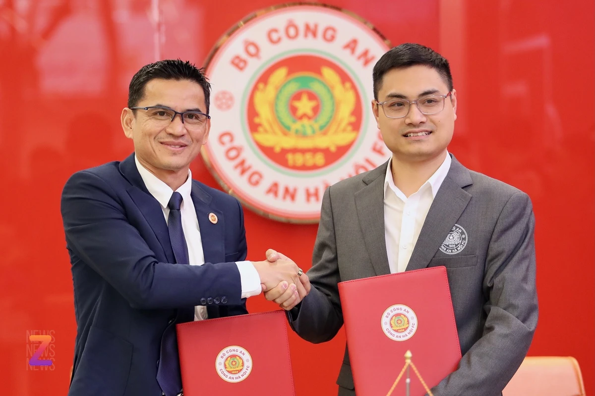 HLV Kiatisuk ra mắt CLB Công an Hà Nội
