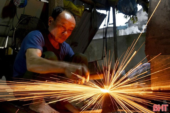 Trải nghiệm mùa đông bên lò rèn trăm năm tuổi